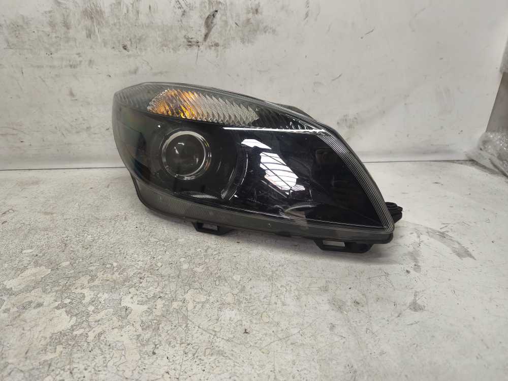 PHARE DROIT SKODA - Vue 1